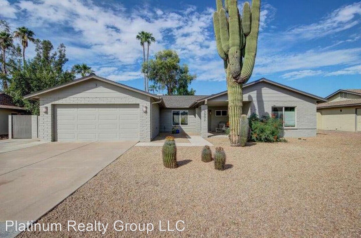 Foto principal - 4 br, 2 bath House - 5002 E Corrine Drive