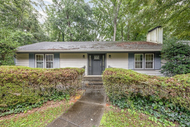 Foto del edificio - 229 Creekwood Dr