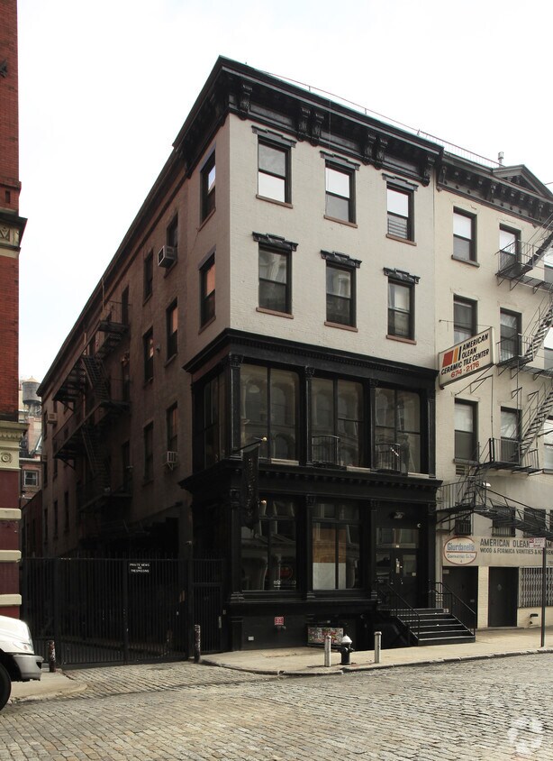 Foto del edificio - 2 Bond St