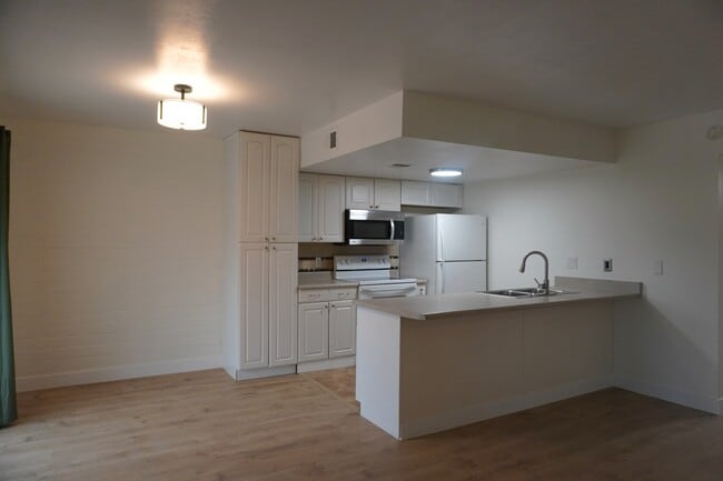 Kitchen - 8558 E Portland St