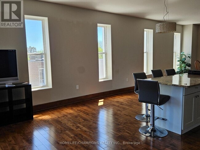 Building Photo - 18 Bridge St W