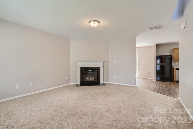 Foto del edificio - 8213 Ainsworth St