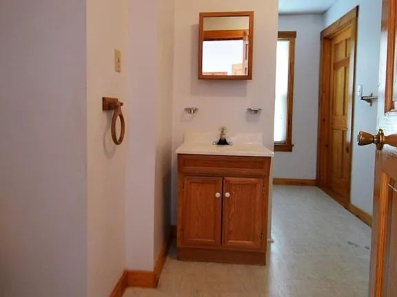 Foto del edificio - Get settled immediately in this great Fitchburg apartment!