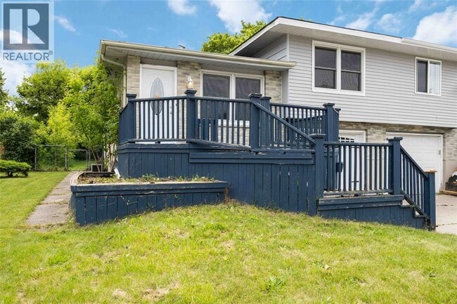 Building Photo - 226 Trudeau Dr