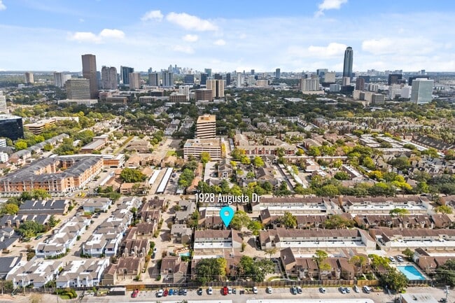Foto del edificio - 1928 Augusta Dr