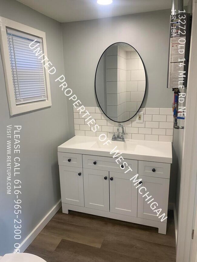 Foto del edificio - 13272 Old 14 Mile Rd NE-