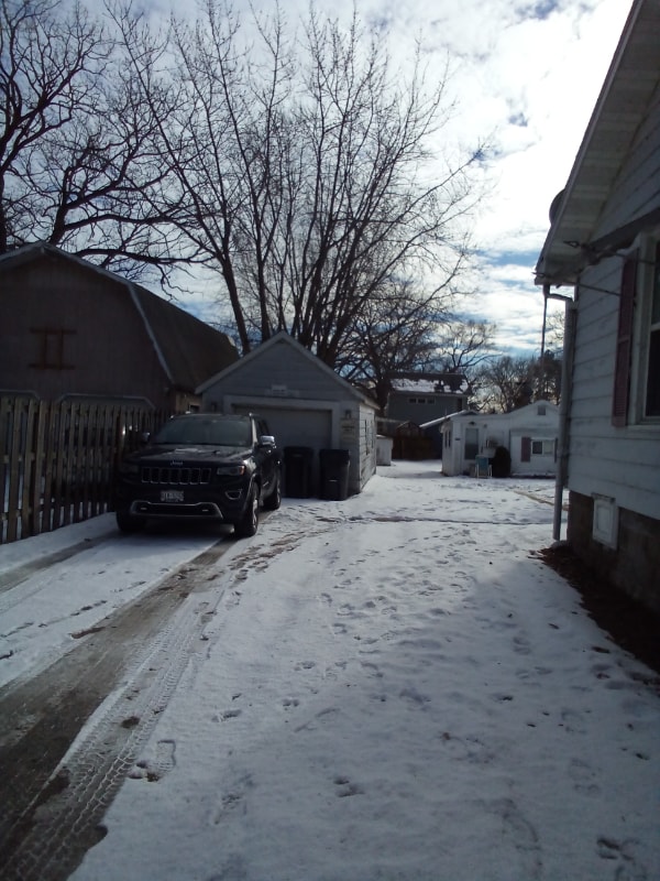 Building Photo - 713-715 15th Pl