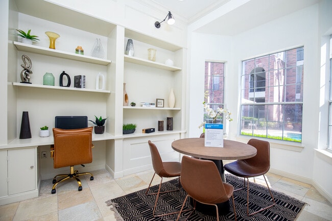 Foto del edificio - Whitney at the Heights