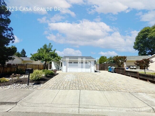 Foto del edificio - 3223 Casa Grande Dr