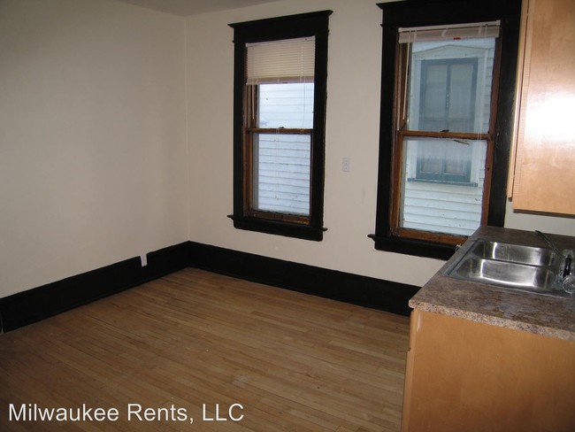 Building Photo - 1743 N Franklin Pl