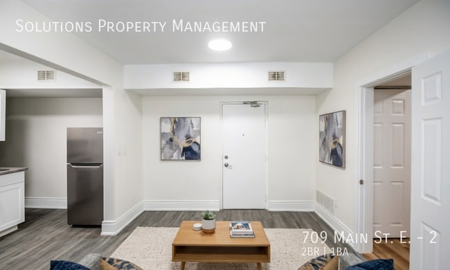 Building Photo - **Newly Renovated Main Floor 2 Bedroom**