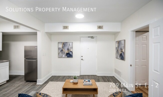 Photo du bâtiment - **Newly Renovated Main Floor 2 Bedroom**