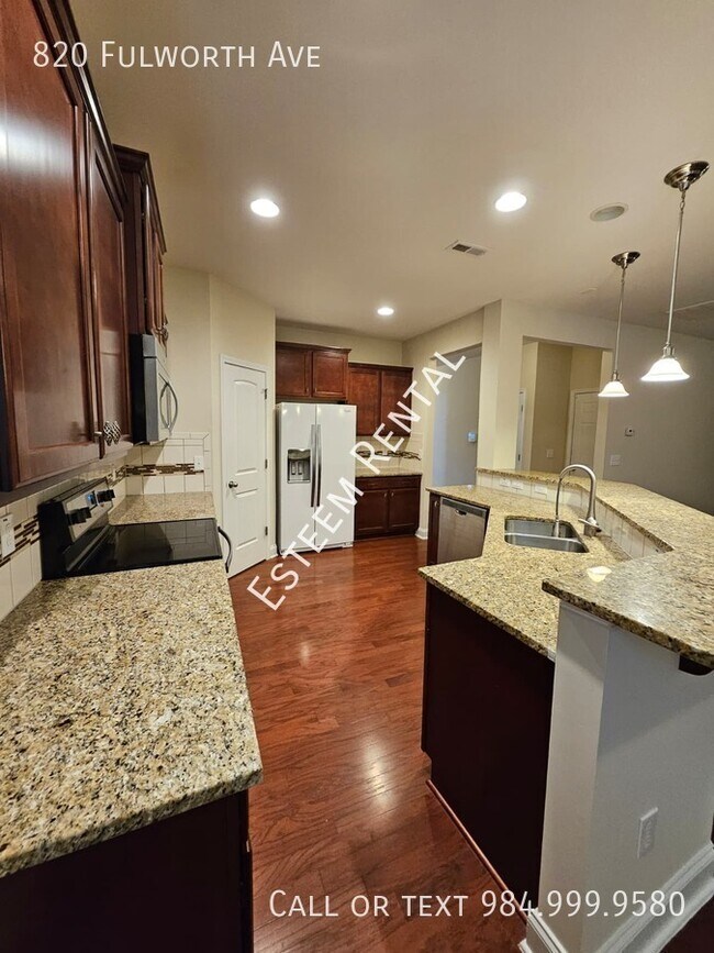 Foto del edificio - 820 Fulworth Ave