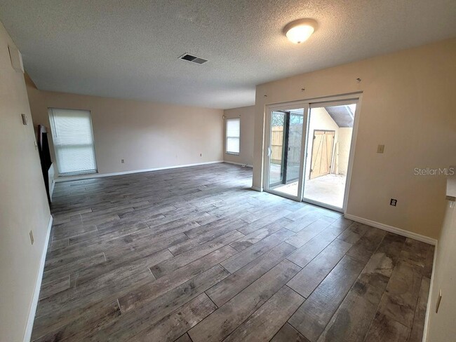Building Photo - 456 Hunter Cir