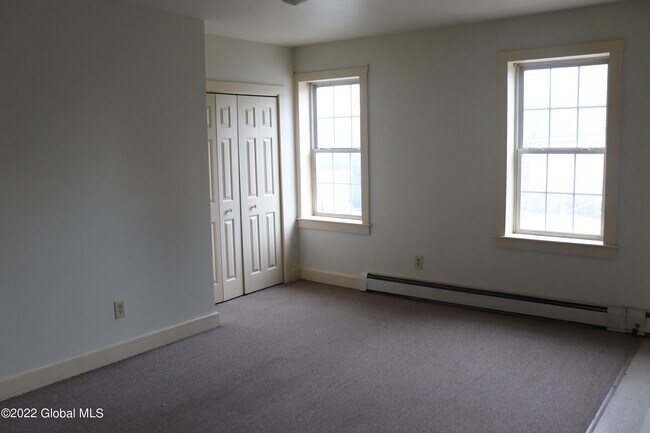 Building Photo - 16 S Main St