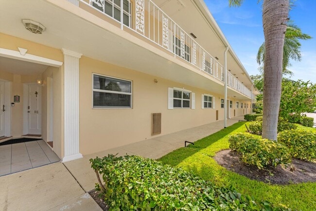 Building Photo - 478 Tequesta Dr