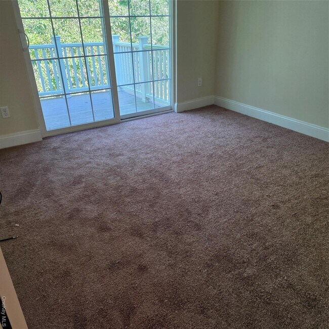 Building Photo - 3025 Sunrise Hwy