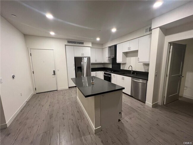 Building Photo - 1402 Nolita
