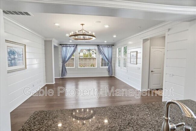 Building Photo - 24359 Verdugo Cir