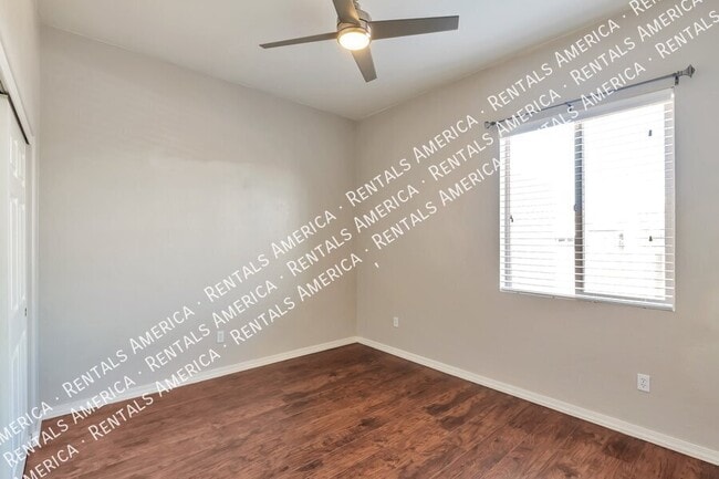 Building Photo - 561 E Via Puente De La Lluvia