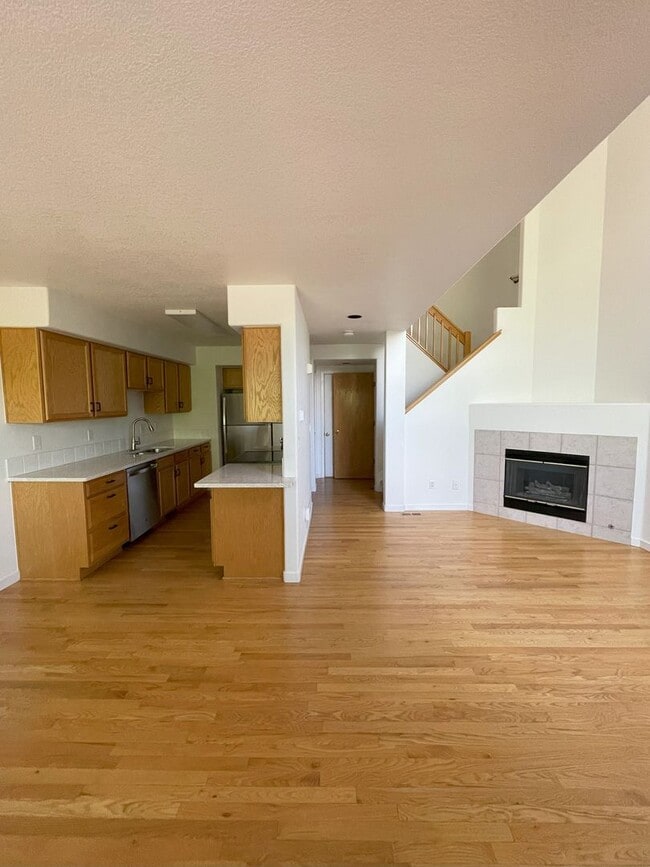 Building Photo - 584 Ridgeview Dr