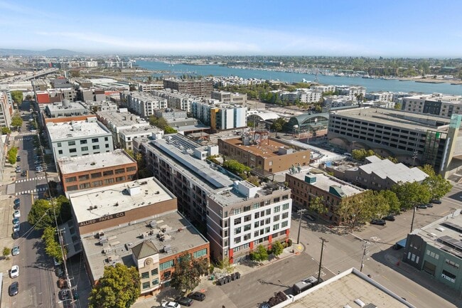 Foto del edificio - Refined Urban Condominium at Jack London S...