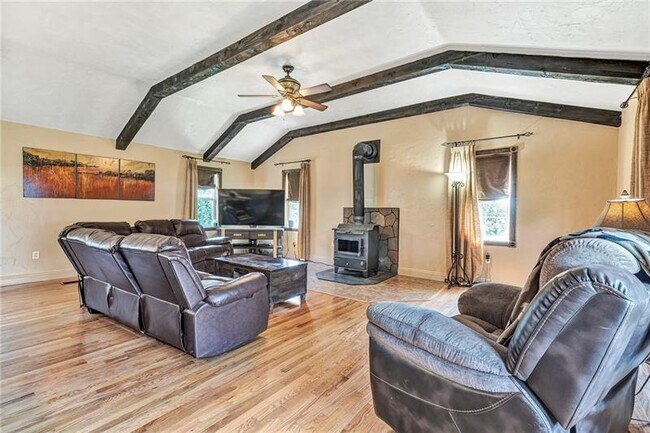 Building Photo - 2905 Front St