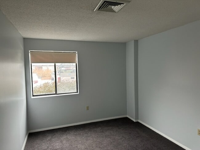 Building Photo - 15 Blackstone Dr