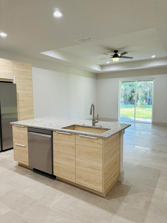 Kitchen Island - 15 Slate Blue Pl