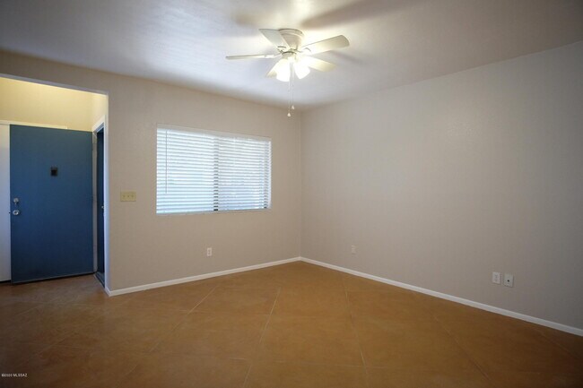 Foto del edificio - 8080 E Speedway Blvd