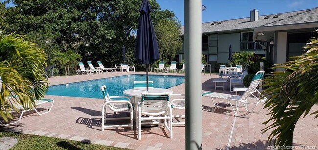 Foto del edificio - 8227 SE Croft Cir