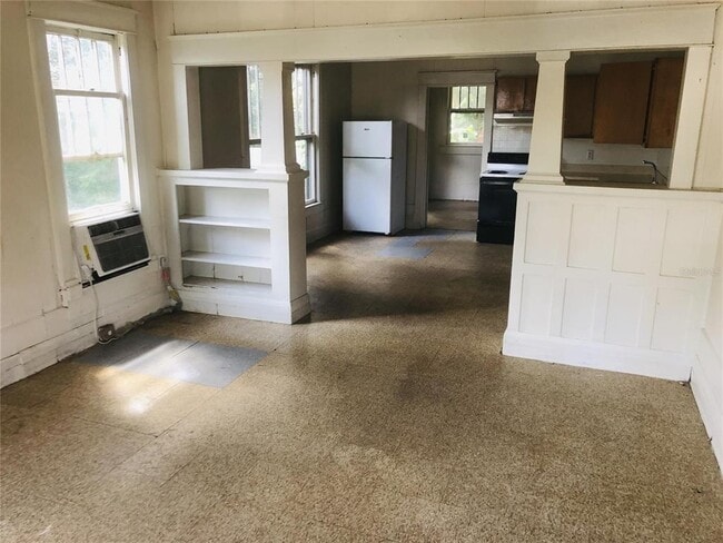 Building Photo - 1223 E Parker St