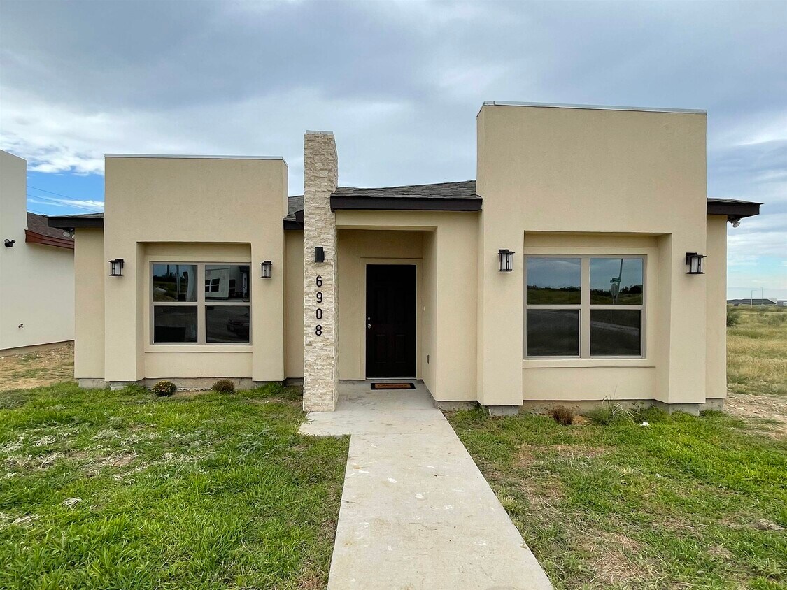6908 Molinos Dr, Laredo, TX 78046 House for Rent in Laredo, TX