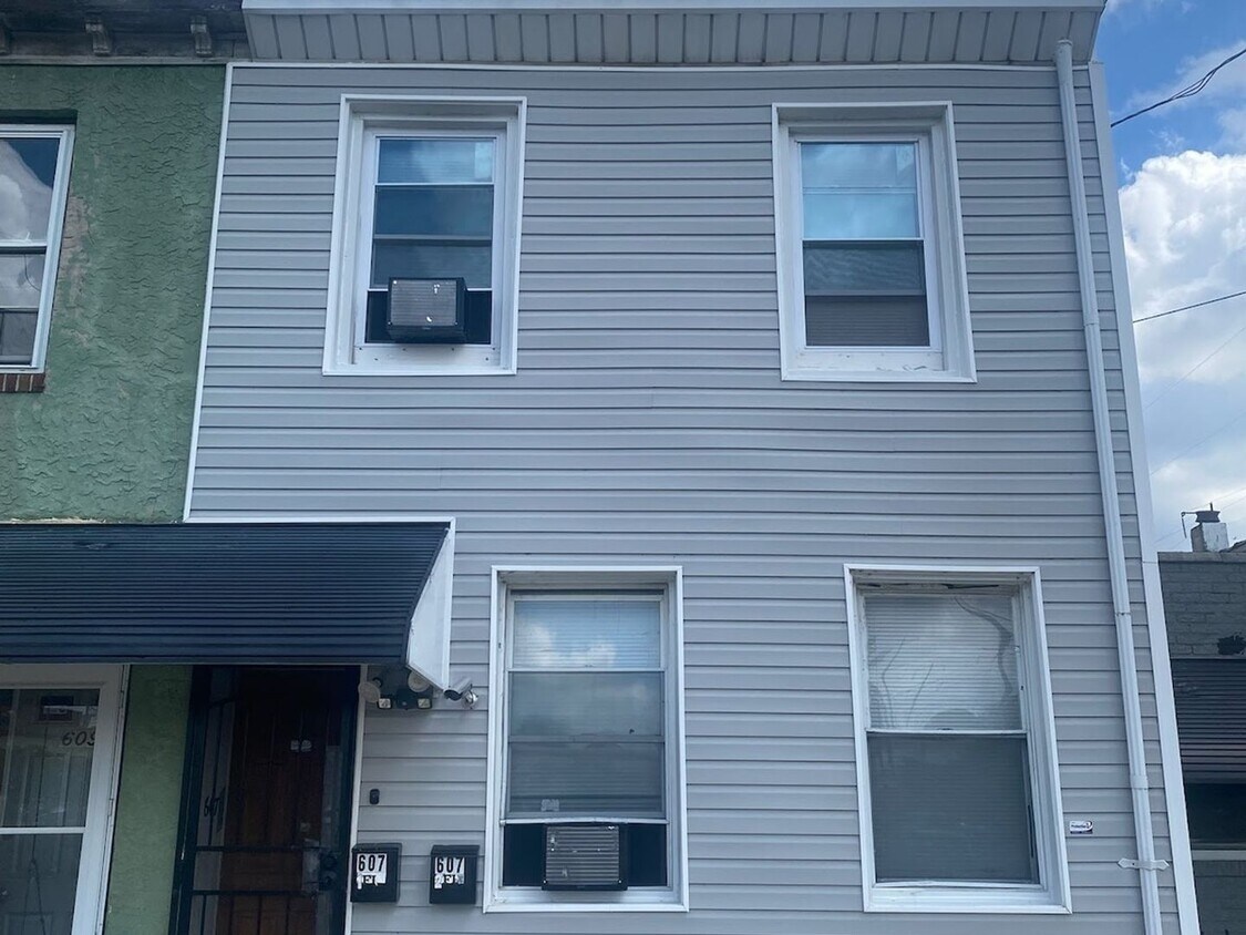 607 Barclay St, Chester, PA 19013 Townhome Rentals in Chester PA