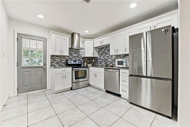 Building Photo - 1416 Graymont Dr SW