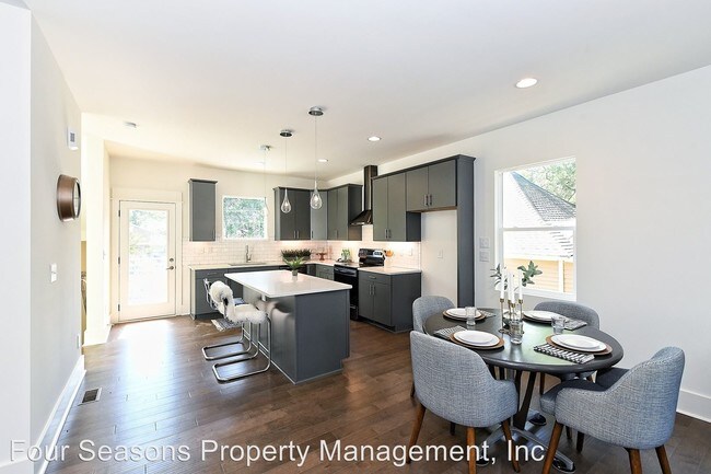 Foto del edificio - 3 br, 3.5 bath House - 1715 Umstead Street