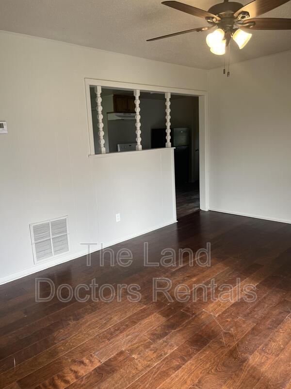 Foto del edificio - 1021 Hillside Dr