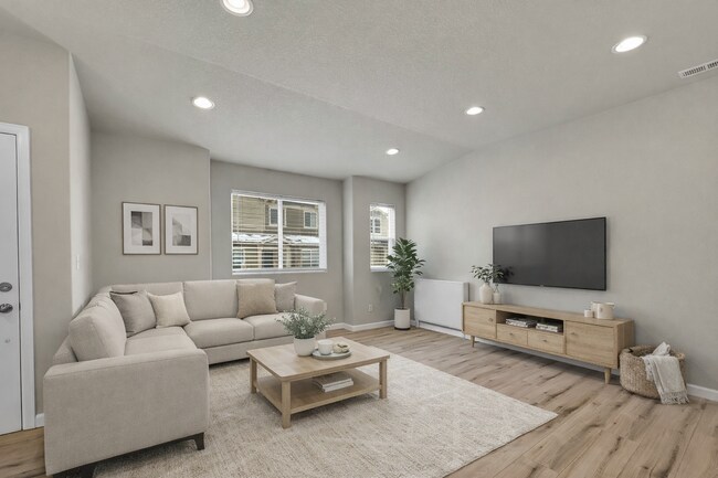 Foto del edificio - $2,040.95 -  3 bed, 2.5 bath Townhome in CO Springs with Central AC!