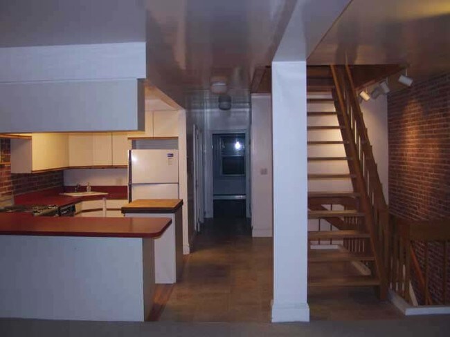 Foto del edificio - 39 Garrison Rd
