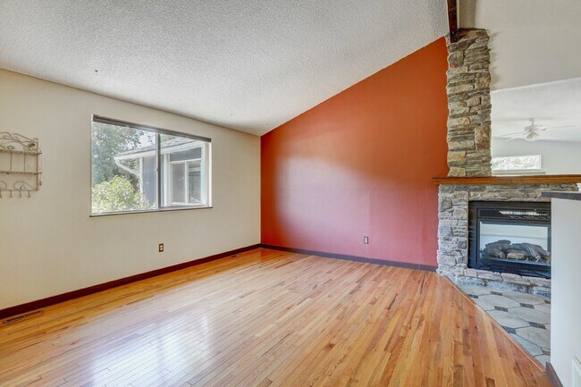 Photo - $3,200.00 - 3 Bedrooms, 2 Bathrooms, Singl... Apartment