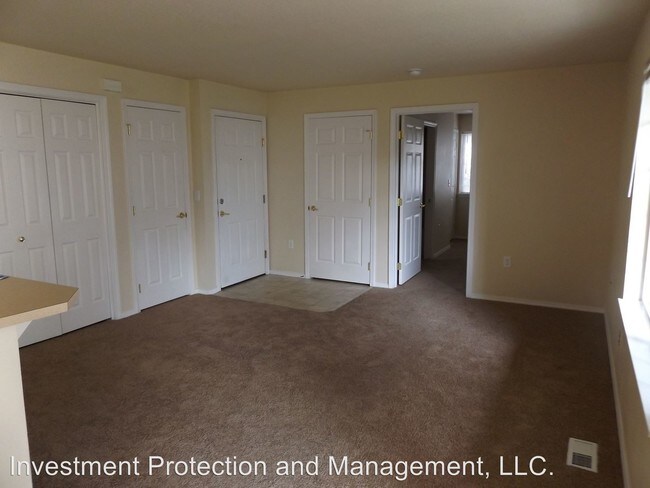 Building Photo - 165 N Avenger Ln