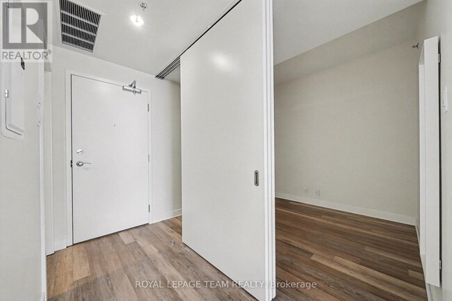 Building Photo - 340 McLeod St