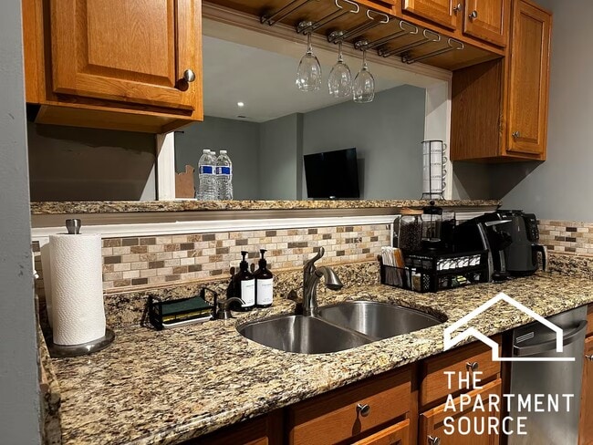 Building Photo - 811 S Kedzie Ave