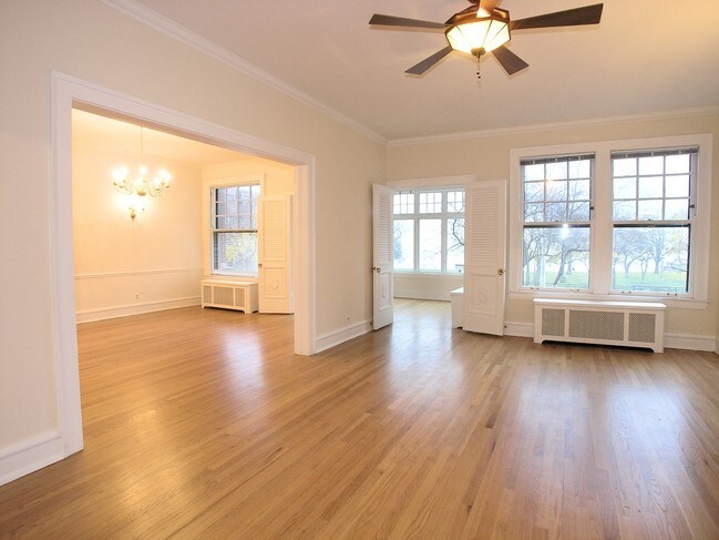 Foto del diseño de interior - 7710 N Eastlake Ter