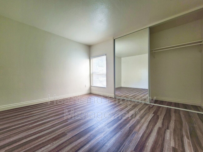 Foto del edificio - 1350 N Escondido Blvd