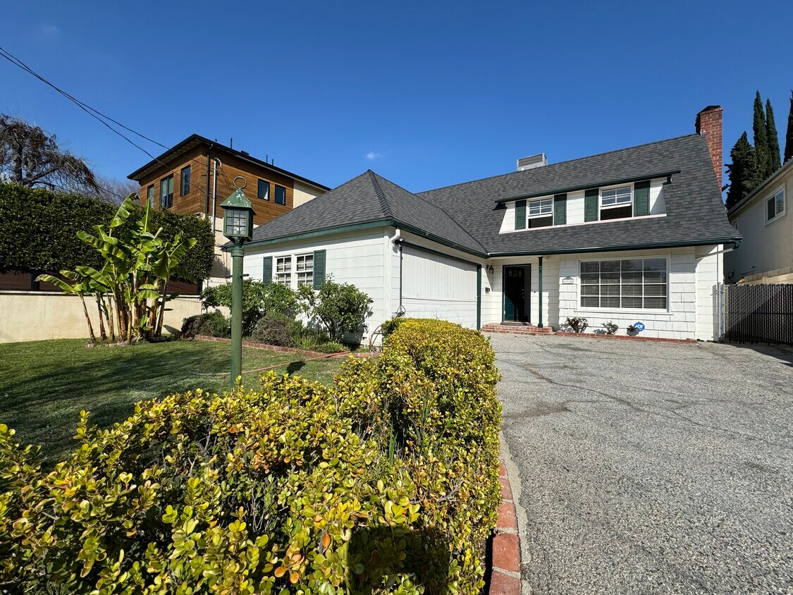 Foto principal - 4918 Haskell Ave
