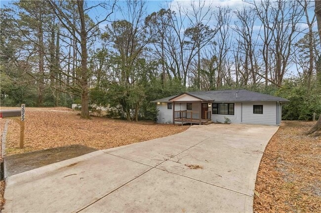 Building Photo - 2953 Meadowview Dr SE