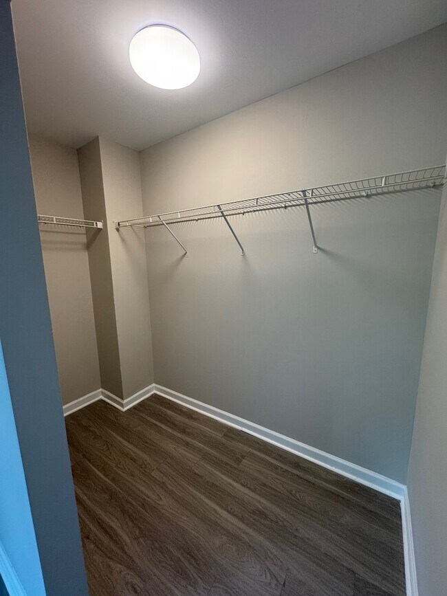 Building Photo - 1002 Mill Creek Way