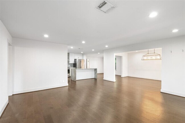 Foto del edificio - 7307 Raton St