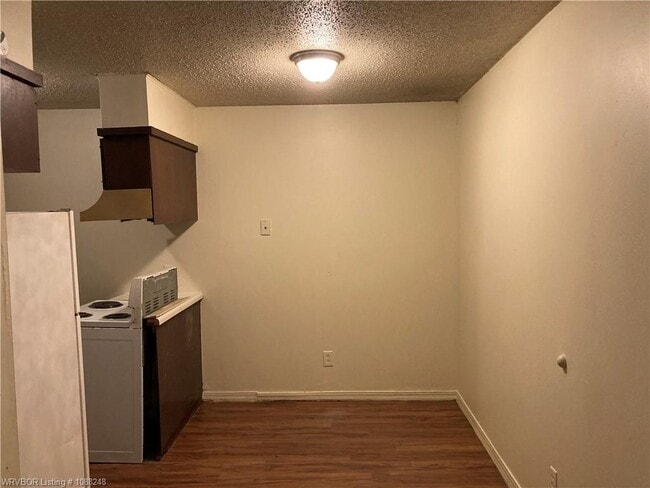 Foto del edificio - 220 May Ave